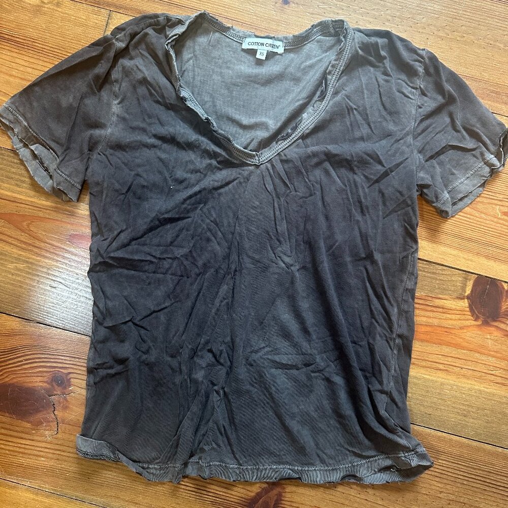 COTTON CITIZEN - brown v-neck tee